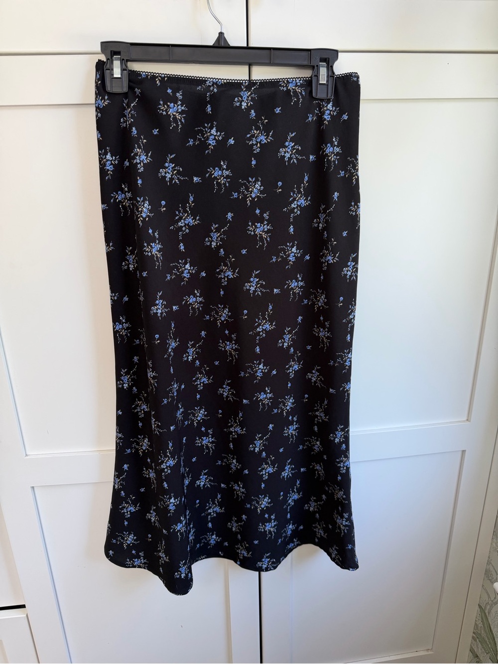 wild fable Black Midi Skirt with Blue Floral Print